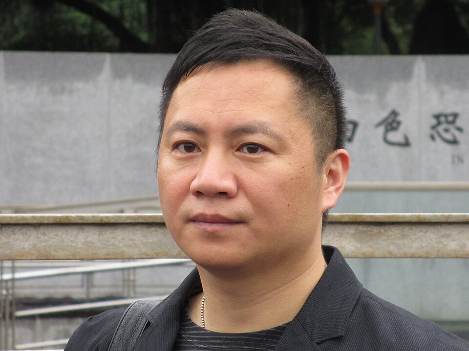 在所有被通缉学生领袖中排于第一位的王丹,同时他也是几位曾遭到中国大陆当局关押的学生领袖之一